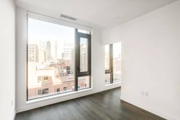 Toronto C08, ON M5E 1Z4,2A Church ST #709