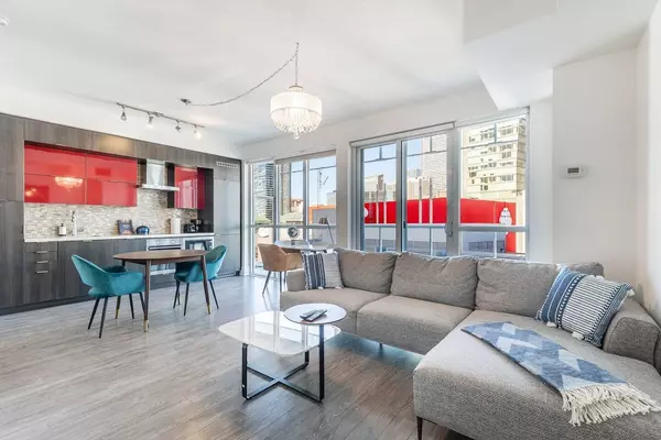 Toronto C01, ON M5V 0E9,300 Front ST W #2109