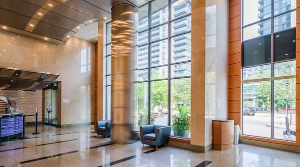 Toronto C01, ON M5V 1B1,219 Fort York BLVD #203