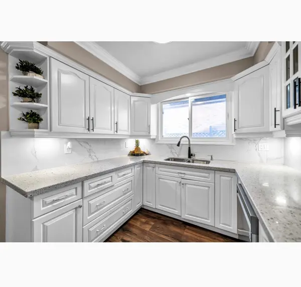 Whitby, ON L1N 2C7,109 Thickson RD S