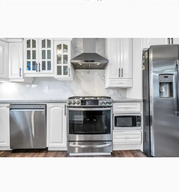 Whitby, ON L1N 2C7,109 Thickson RD S