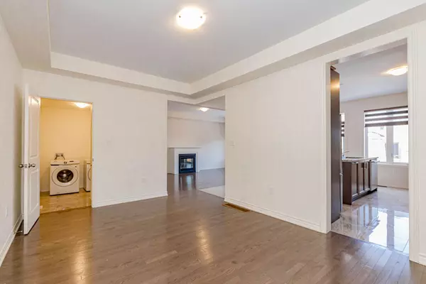 Oshawa, ON L1L 0T9,1271 Plymouth DR