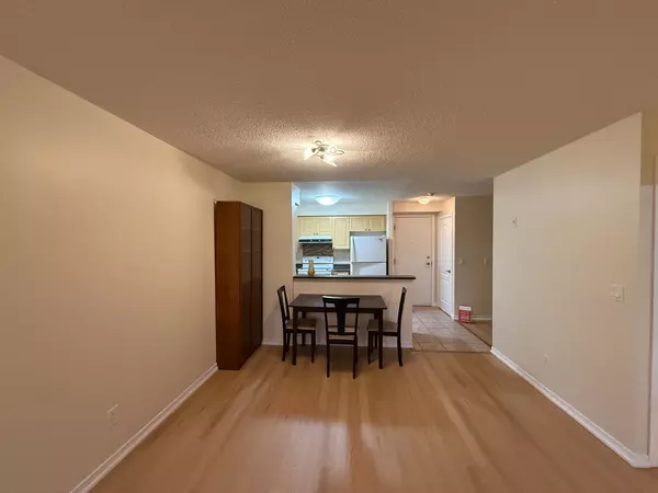 Toronto E08, ON M1M 3X9,3650 Kingston RD #415