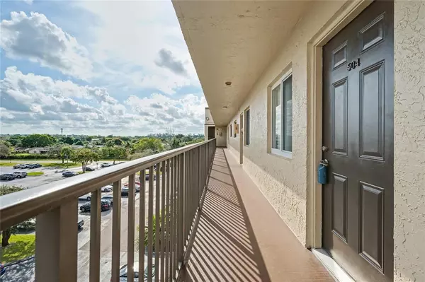 Lauderhill, FL 33351,7840 NW 50th St #504