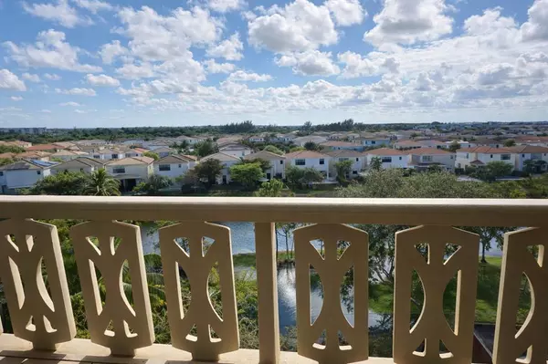 Miami, FL 33179,800 NE 195th St #606