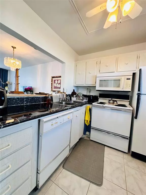 Pompano Beach, FL 33062,1391 S Ocean Blvd #806