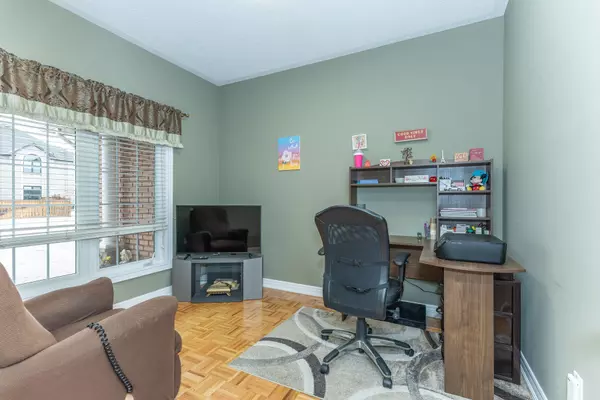 Vaughan, ON L4L 9L8,156 Novaview CRES