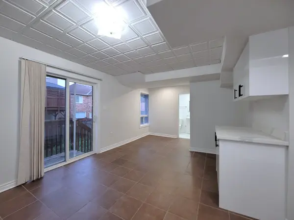 Newmarket, ON L3X 3B6,221 Knapton DR #Basement