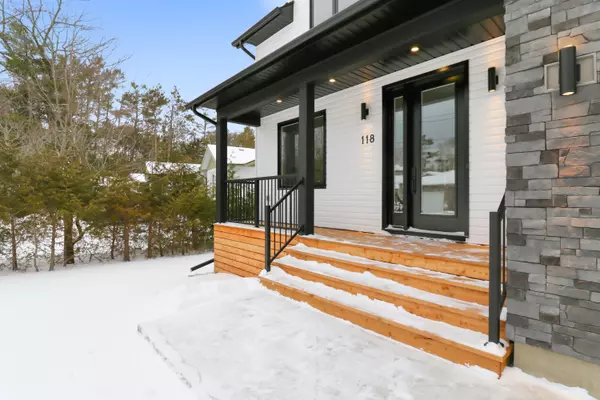 Wasaga Beach, ON L9Z 2P8,118 Valerie CRES