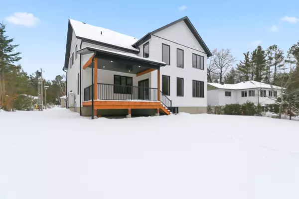 Wasaga Beach, ON L9Z 2P8,118 Valerie CRES