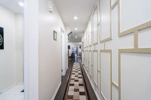 Brampton, ON L7A 4L2,11 Hoover RD