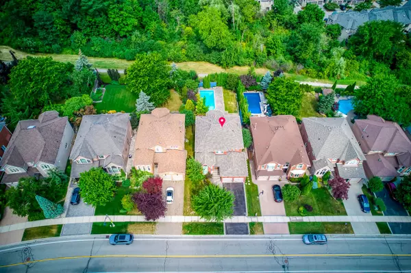 Oakville, ON L6H 6E7,1387 Bayshire DR