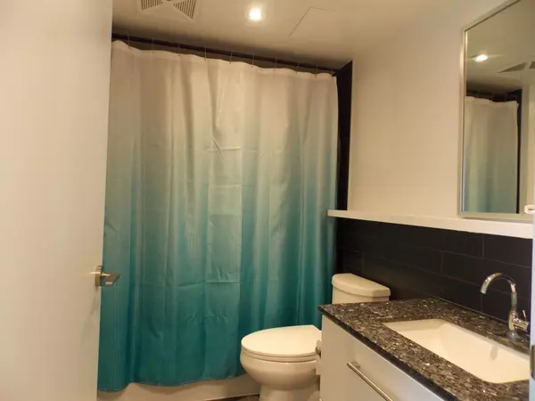 Toronto W04, ON M6A 2P3,160 Flemington RD #808