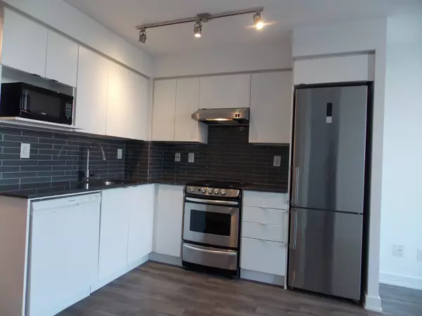 Toronto W04, ON M6A 2P3,160 Flemington RD #808