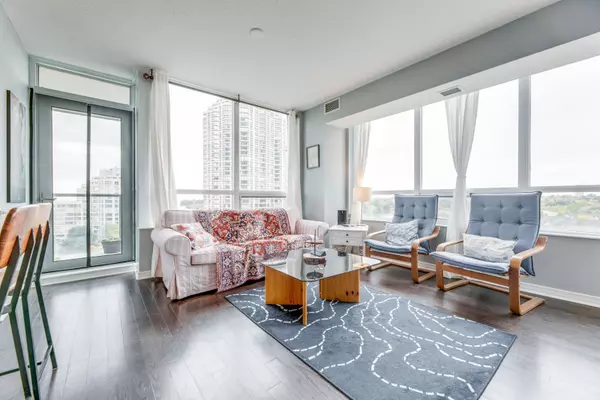 Toronto W06, ON M8V 0B1,2240 Lake Shore BLVD W #802