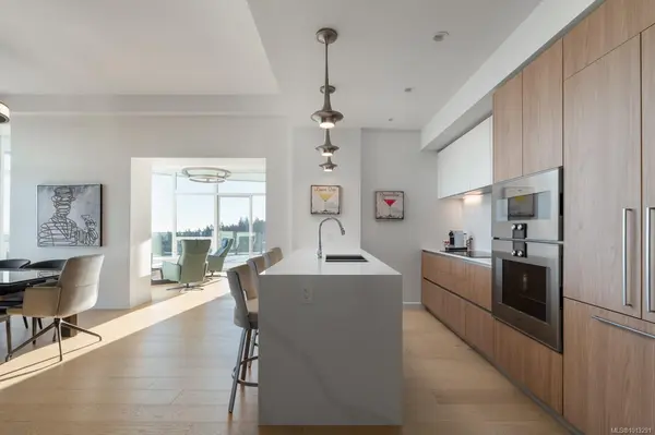 Langford, BC V9B 6R6,2000 Hannington Rd #1702