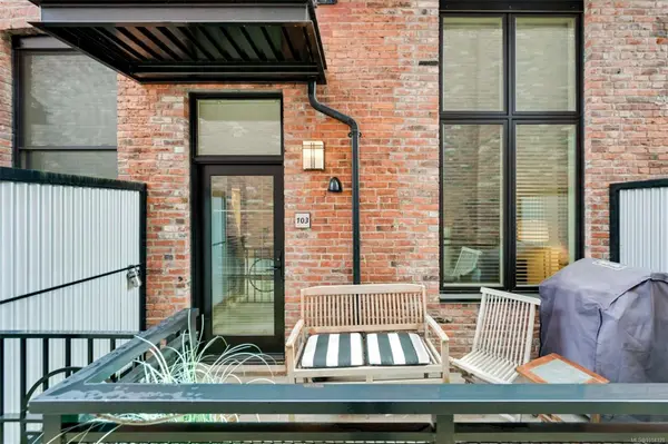 Victoria, BC V8W 1N6,534 Pandora Ave #103