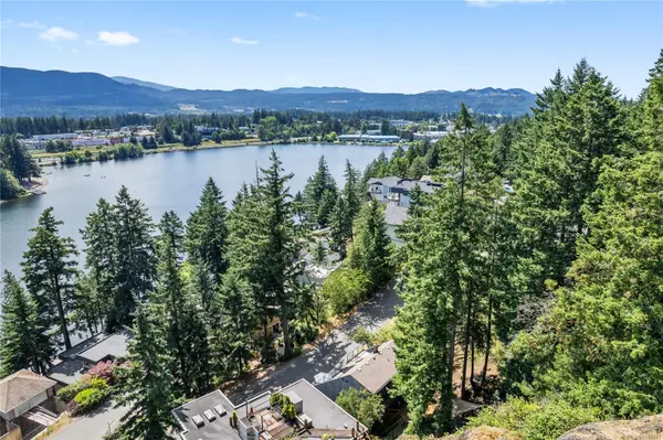 271 Woodhaven Dr, Nanaimo, BC V9T 5M1