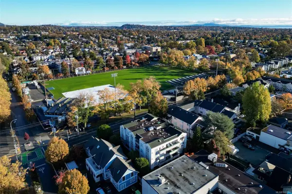 Victoria, BC V8T 1E7,1007 Caledonia Ave #302