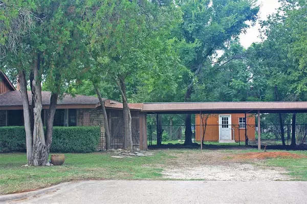 Glen Rose, TX 76043,305 Bryan Street