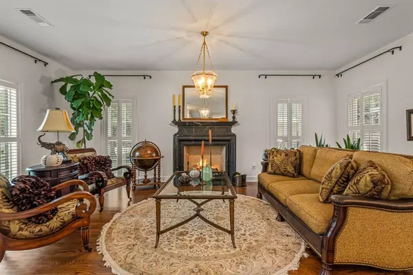 Fort Worth, TX 76107,3913 Hamilton Avenue