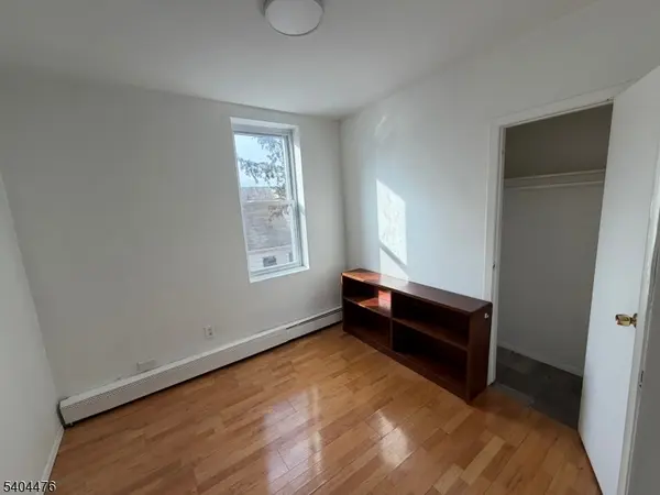 Clifton City, NJ 07011,114 Center St, Unit 4 #4