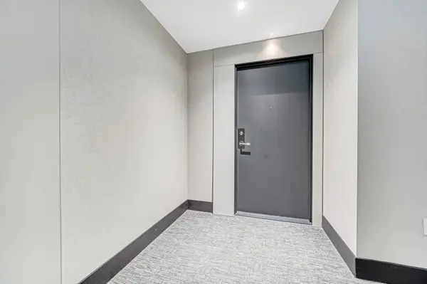 Toronto C04, ON M5M 1B1,250 Lawrence AVE W #309