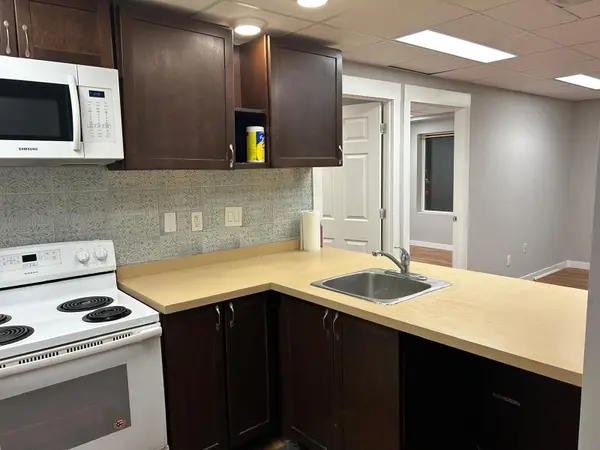 Hamilton, ON L8L 2Z7