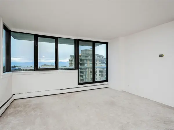 Victoria, BC V8V 1S9,647 Michigan St #2006