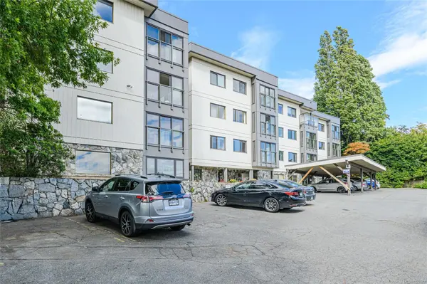 Saanich, BC V8P 1A9,1875 Lansdowne Rd #201