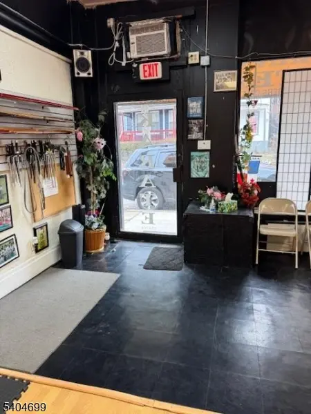 East Orange City, NJ 07017,68 Dodd St