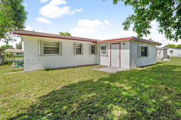 Fort Lauderdale, FL 33311,2721 NW 22nd St