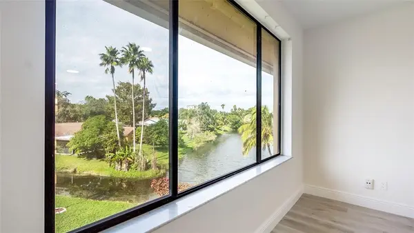 Coral Springs, FL 33065,11477 NW 39th Ct #301-1