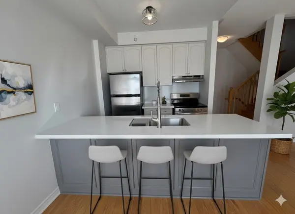 Oakville, ON L6M 0S4,2435 Greenwich DR #54