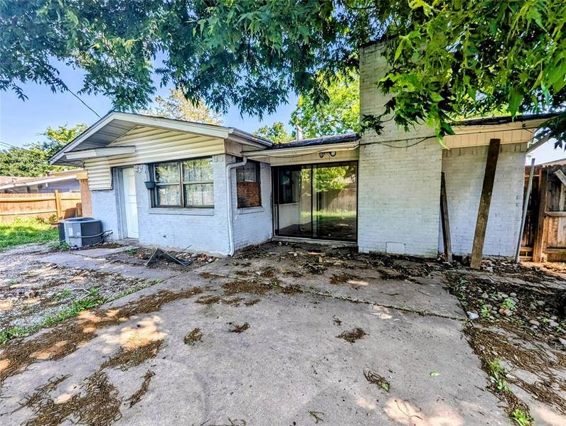 3011 Royal Lane, Dallas, TX 75229