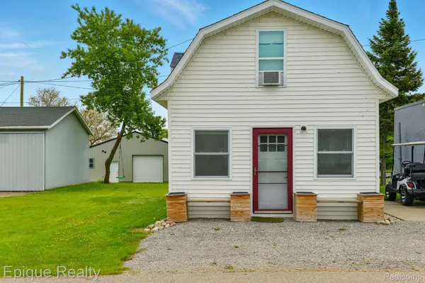 109 Norris ST, Houghton Lake Heights, MI 48630