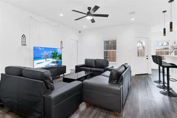 Dallas, TX 75210,4811 Huey Street