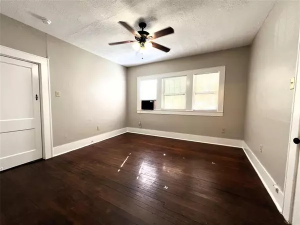 Denton, TX 76201,823 W Hickory Street