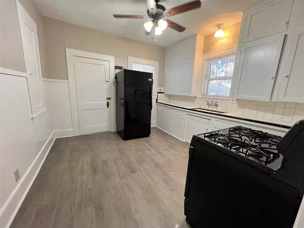 Denton, TX 76201,823 W Hickory Street