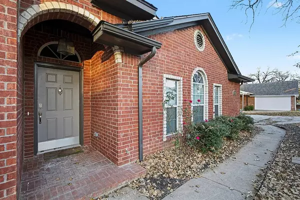 Burleson, TX 76028,533 Shady Oaks Trail