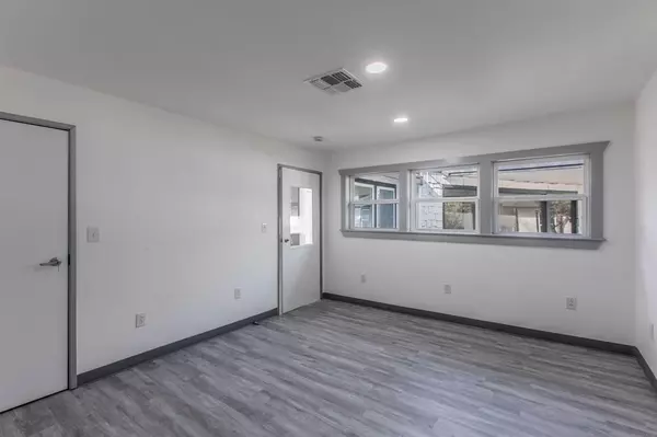 904 13th Street #3, Bridgeport, TX 76426