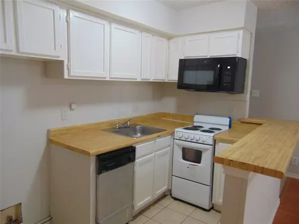 Dallas, TX 75243,9803 Walnut Street #305