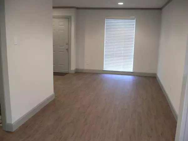 Dallas, TX 75220,9820 Park Lane Place