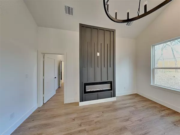 Fort Worth, TX 76107,5416 Carver Drive