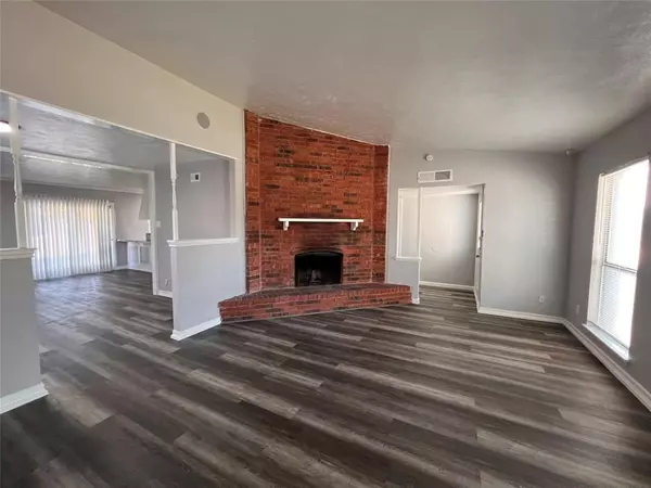 8506 Woodside Road, Rowlett, TX 75088