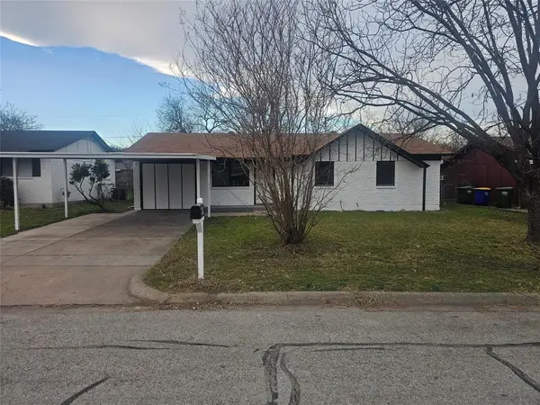 5717 Bowling Drive, Watauga, TX 76148