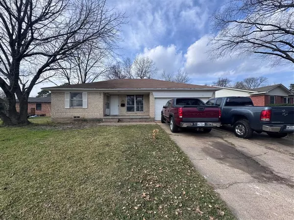 811 Manhattan Drive, Dallas, TX 75217