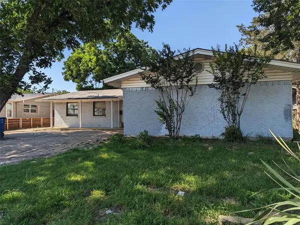 Dallas, TX 75229,3011 Royal Lane