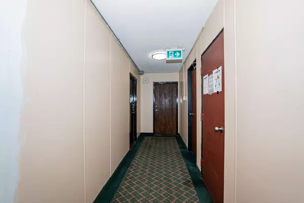 Toronto W09, ON M9R 1S9,330 Dixon RD #2107