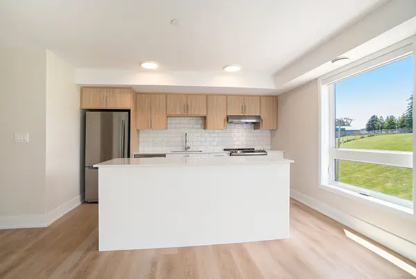 12 Thomas ST N #112, Arnprior, ON K7S 2J1